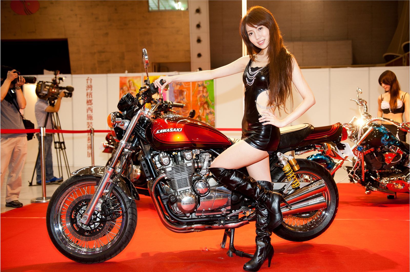 檳榔西施裝藝術展 之四：摩托篇  台湾模特写真